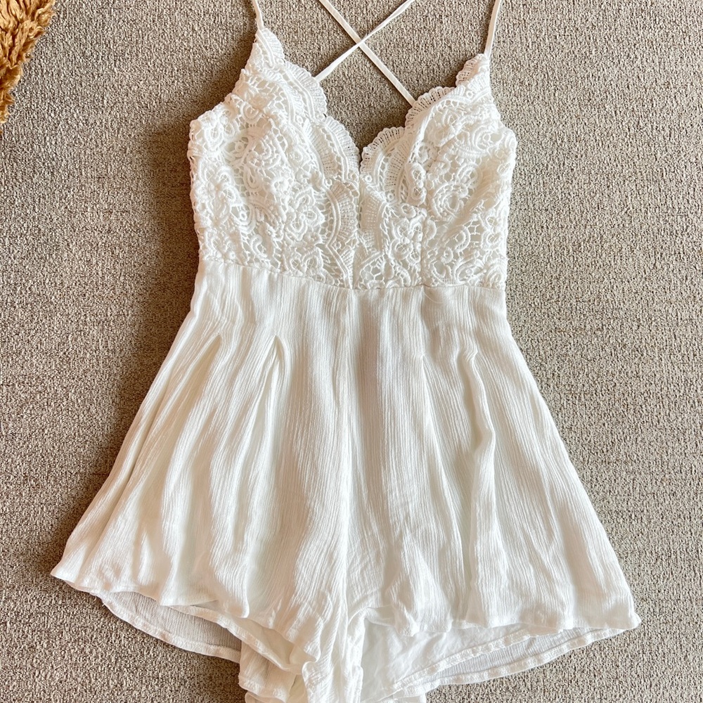 Lulu’s | Star Spangled Backless Lace Romper